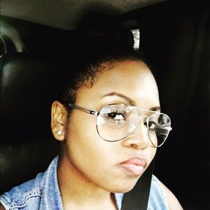 Meet your Posher, Courtnay